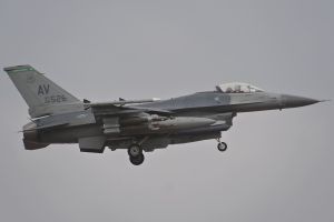 aviano march 27  2011 viper05 f 16cm 88 0526 555thfs 31stfw  aviano ab  italy