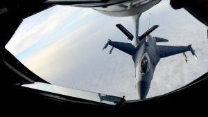 F-16 pilots, KC-135 crews team for mid-air refueling training