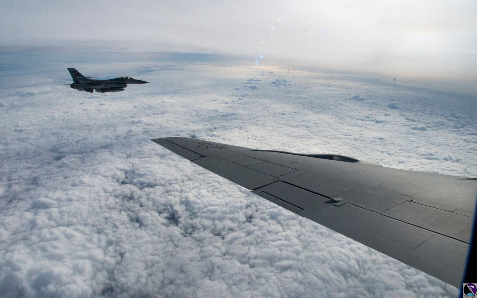 F-16 pilots, KC-135 crews team for mid-air refueling training